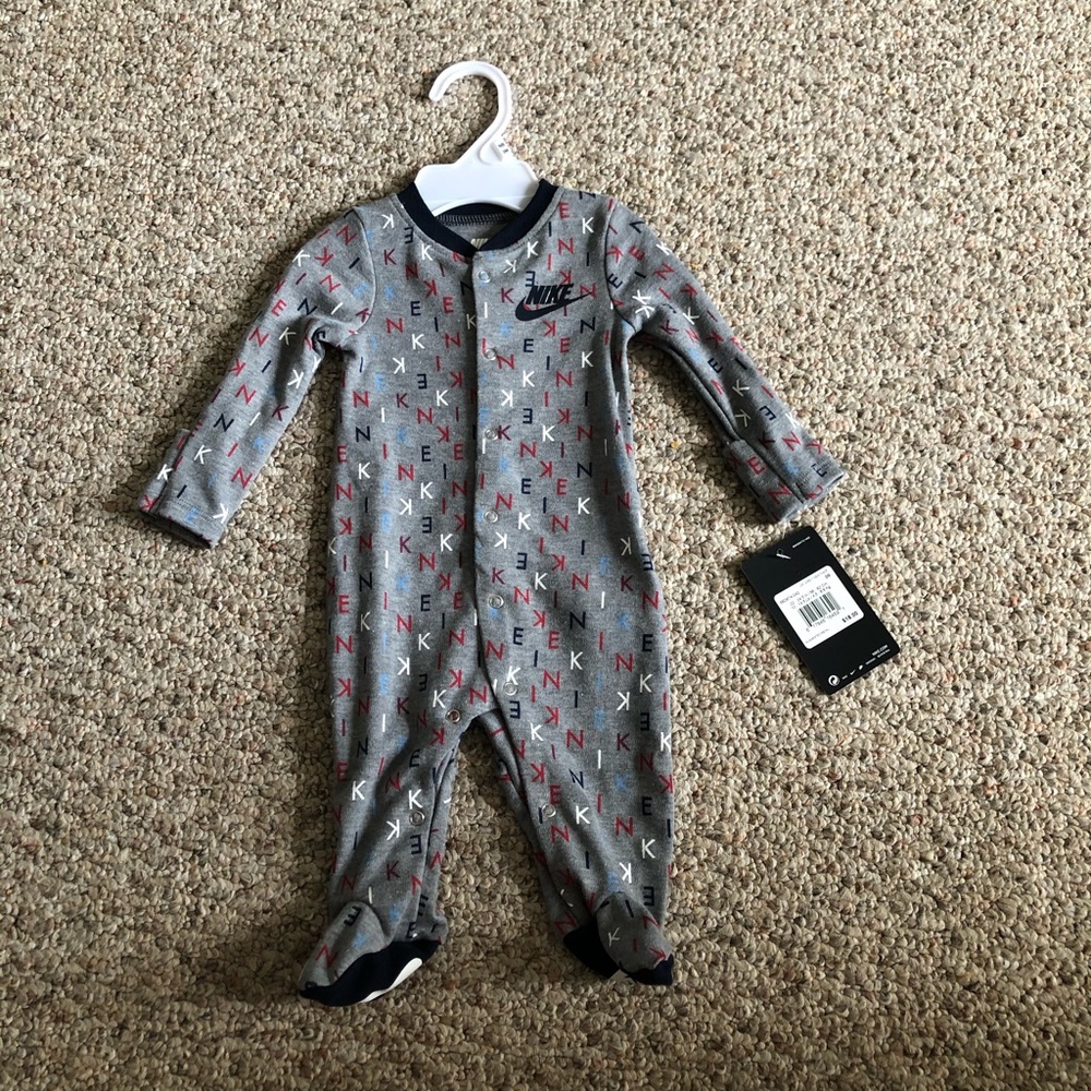 🎄NWT NIKE baby boy onesie 3 months🎄